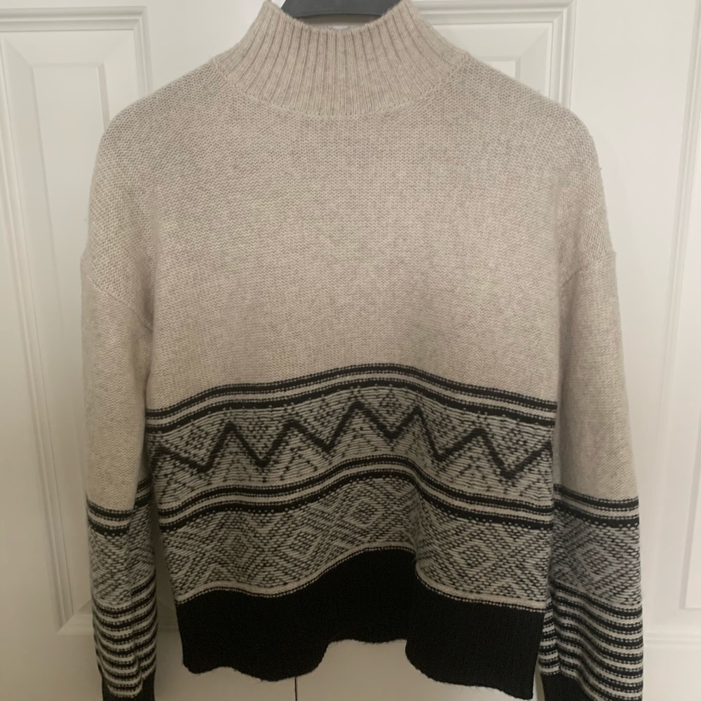 Banana Rep SUPER SOFT NWT MOCK NECK SWEATER